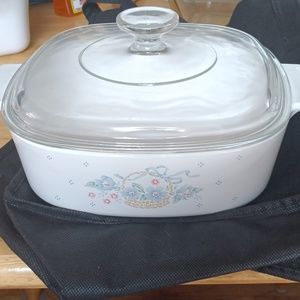 Corning Ware vintage " country cornflower " 2l casserole dish with lid.  A-2-B